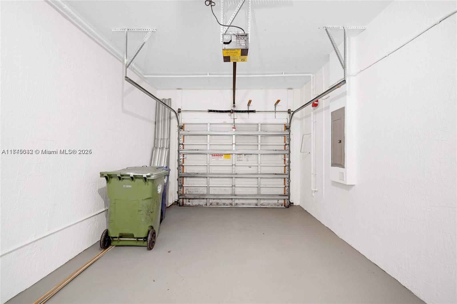 3903 Tree Top Drive Weston, FL 33332 - Photo 14 of 18 a view of empty room with air conditioner and window