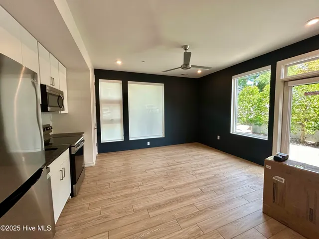 $1,200 | 724 South 5th Avenue, Unit MINI 114, Wilmington, NC 28401