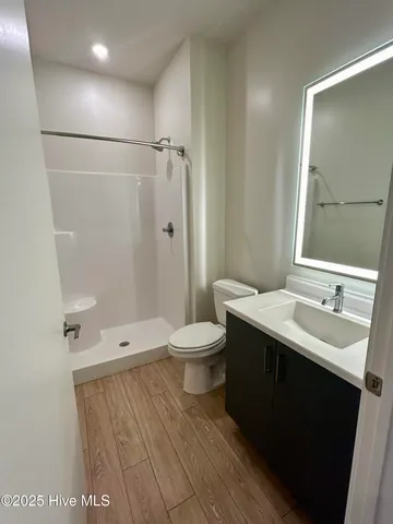 $1,200 | 724 South 5th Avenue, Unit MINI 114, Wilmington, NC 28401