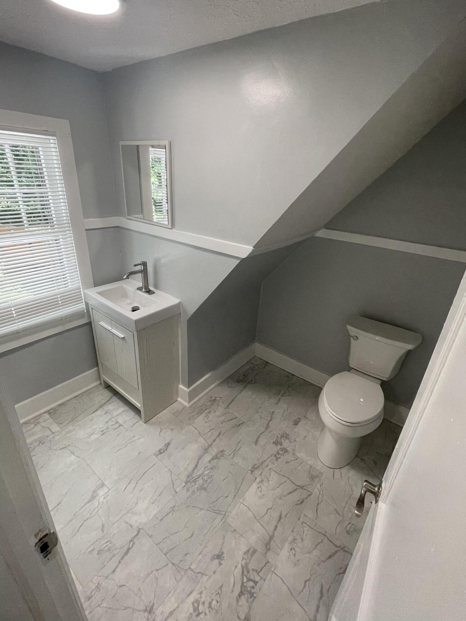 233 Hampton Road Benton Harbor, MI 49022 - Photo 12 of 14 FF0C2A51-0ECA-4D05-8EE6-7C8C8059329A