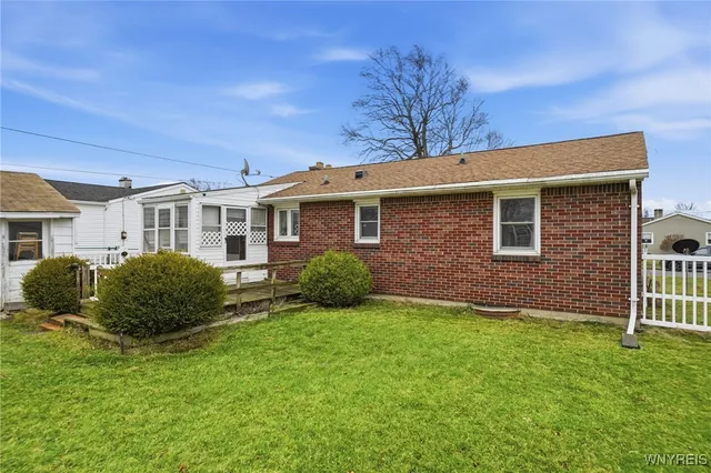 $209,900 | 238 Desmond Drive, Tonawanda, NY 14150