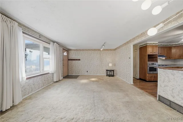 $209,900 | 238 Desmond Drive, Tonawanda, NY 14150