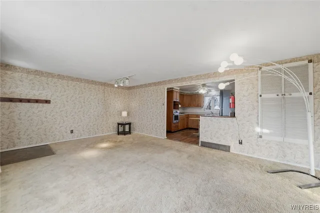 $209,900 | 238 Desmond Drive, Tonawanda, NY 14150