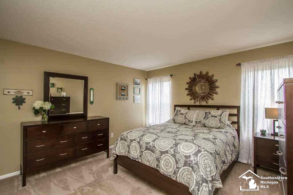 917 Hunting Creek Road Temperance, MI 48182 - Photo 21 of 42 21175752-20.JPG