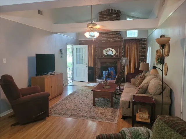 $185,000 | 20 Connor Lane, Huntsville, TX 77320