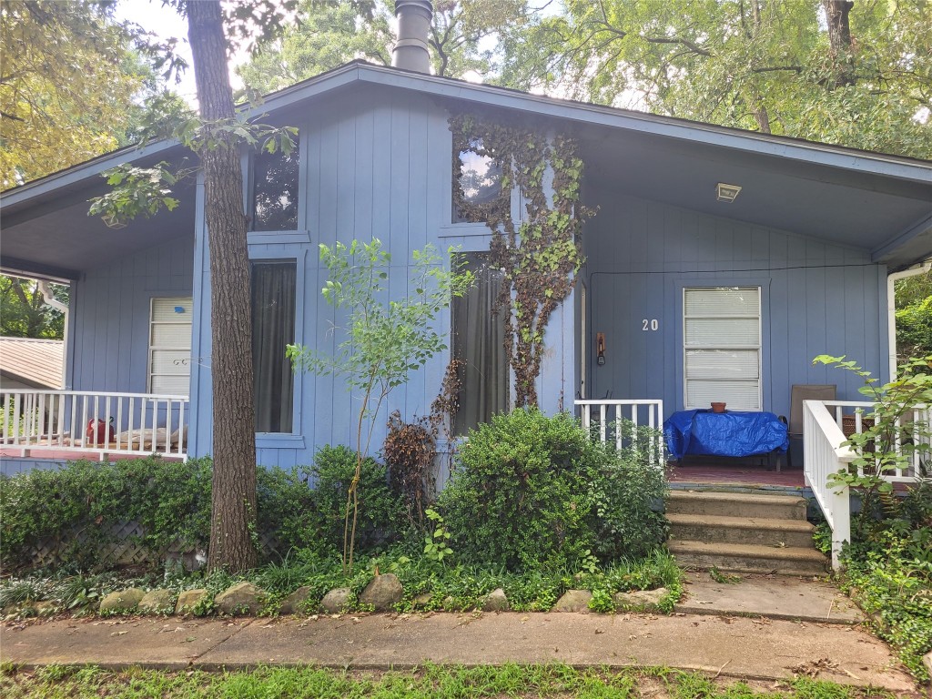 20 Connor Lane Huntsville, TX 77320 - Photo 3 of 41 a view of a house with a yard