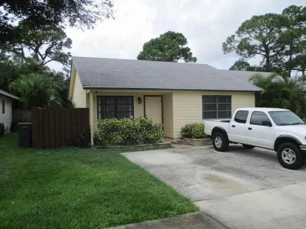 $2,350 | 9077 East Highland Pines Drive, Unit 9077, Palm Beach Gardens, FL 33418