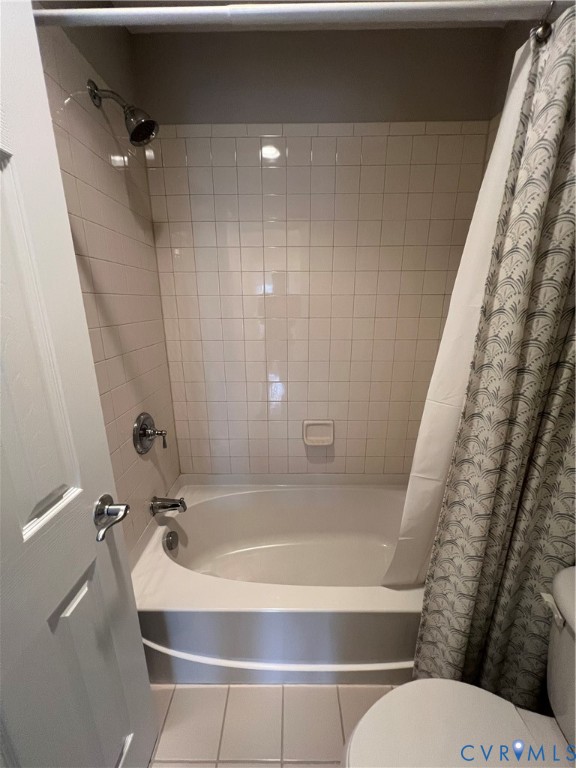 330 Chesapeake Watch Road, Unit 10B Deltaville, VA 23043 - Photo 44 of 48 a bathroom with a bathtub and a toilet