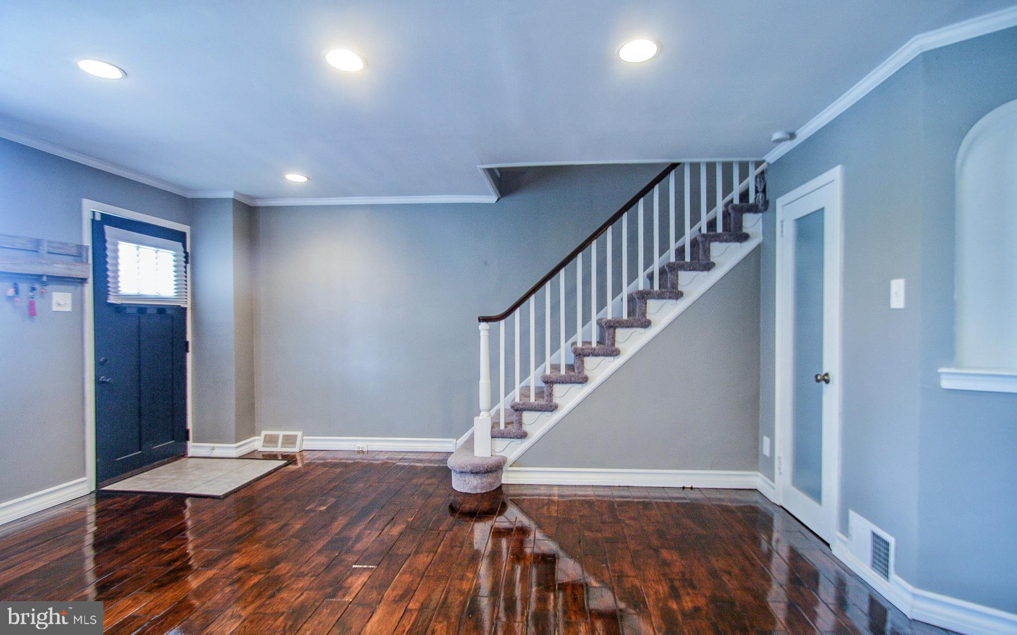 7919 Rugby Street Philadelphia, PA 19150 - Photo 5 of 31 Livingroom