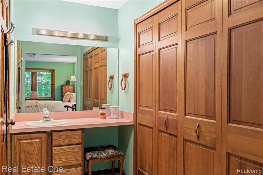 10275 Ortonville Road Clarkston, MI 48348 - Photo 29 of 43