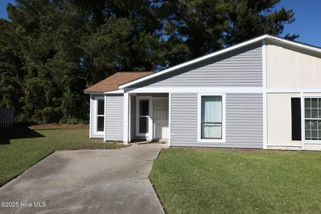 $1,200 | 125 Village Circle, Jacksonville, NC 28546