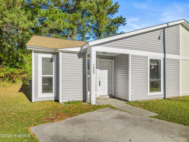 $1,150 | 125 Village Circle, Jacksonville, NC 28546