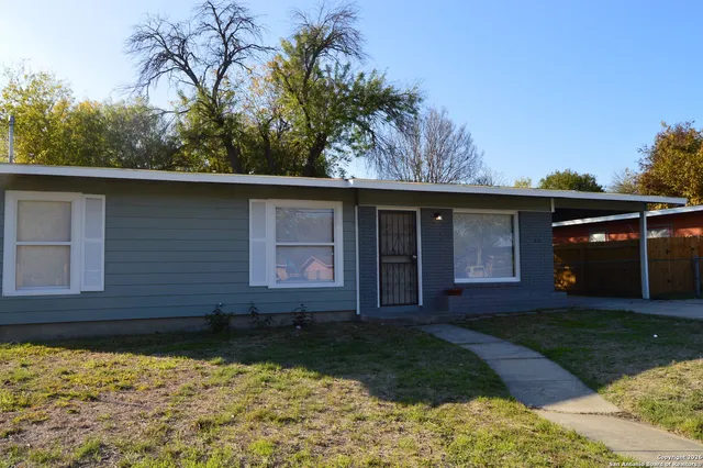 $1,300 | 611 Benrus Boulevard, San Antonio, TX 78228