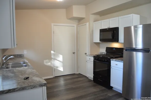 $1,280 | 611 Benrus Boulevard, San Antonio, TX 78228