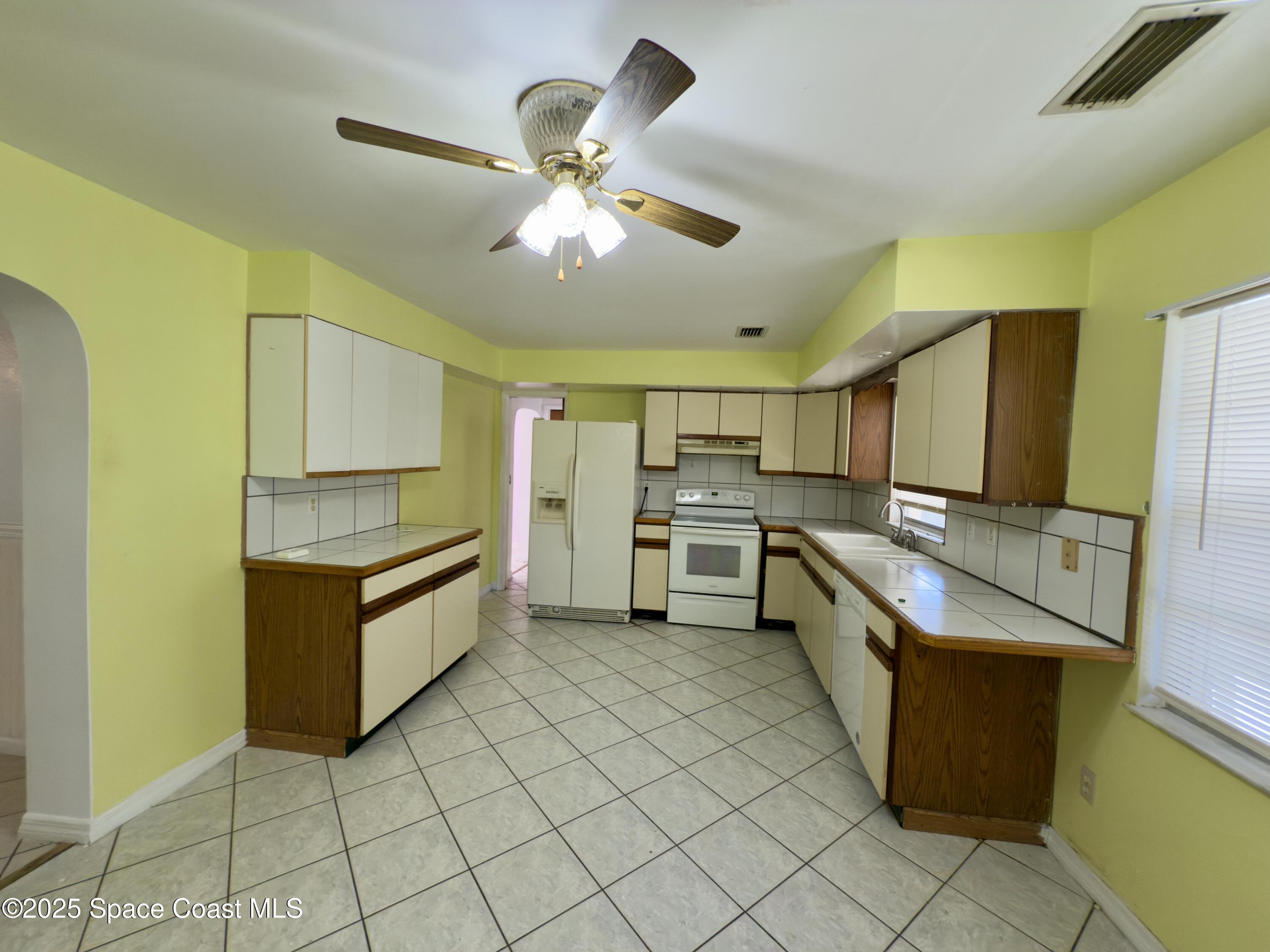 4530 Coleridge Avenue Titusville, FL 32780 - Photo 12 of 14 kitchen
