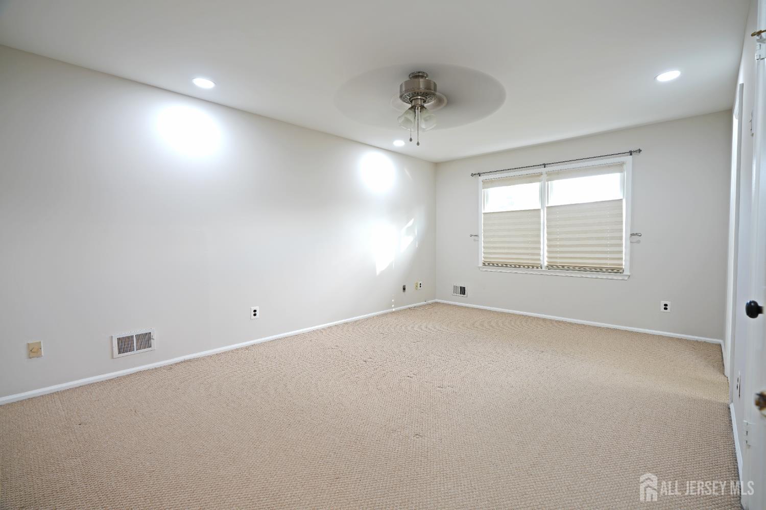 19 Wetherhill Way Dayton, NJ 08810 - Photo 20 of 45