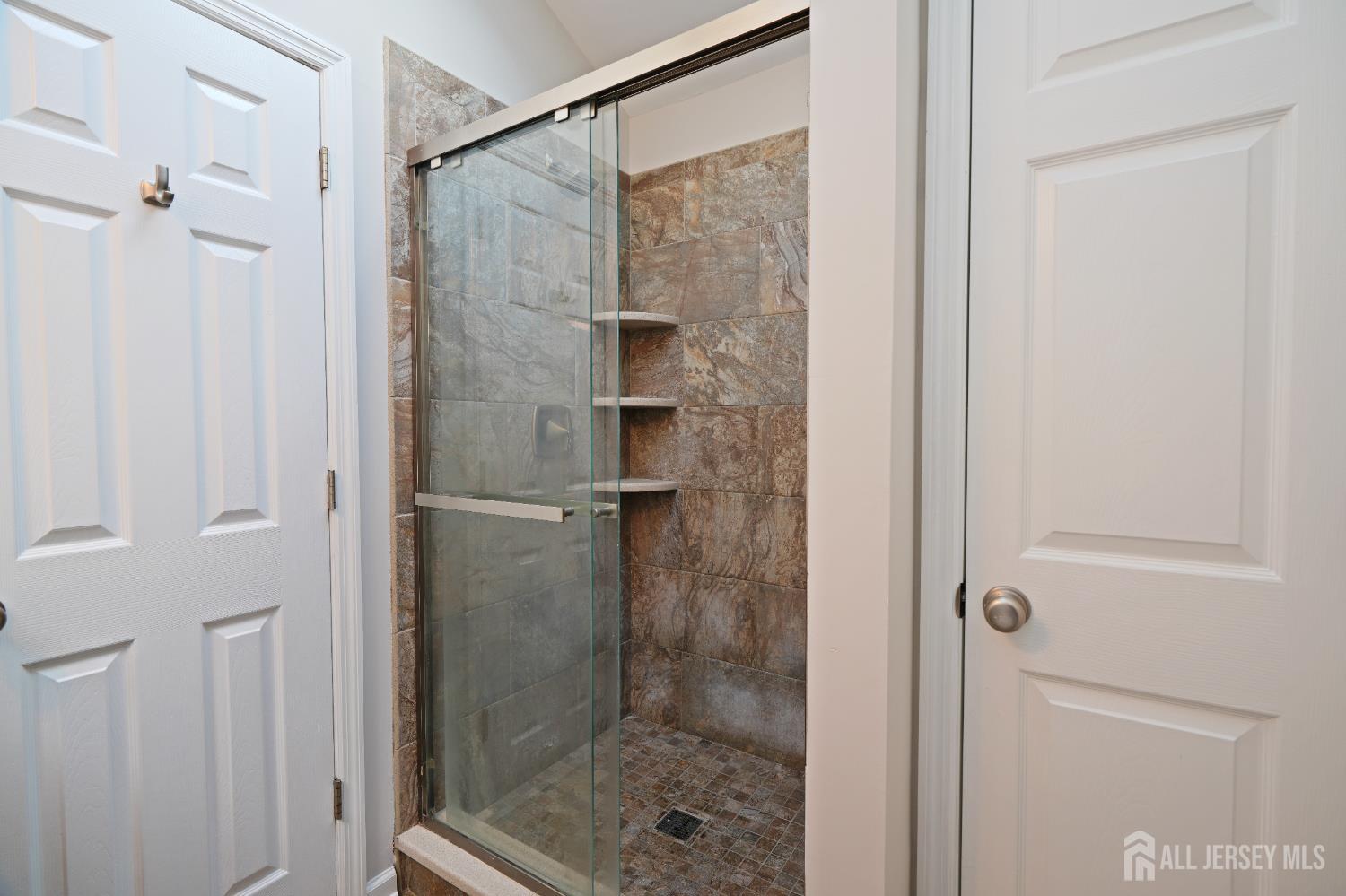 19 Wetherhill Way Dayton, NJ 08810 - Photo 23 of 45