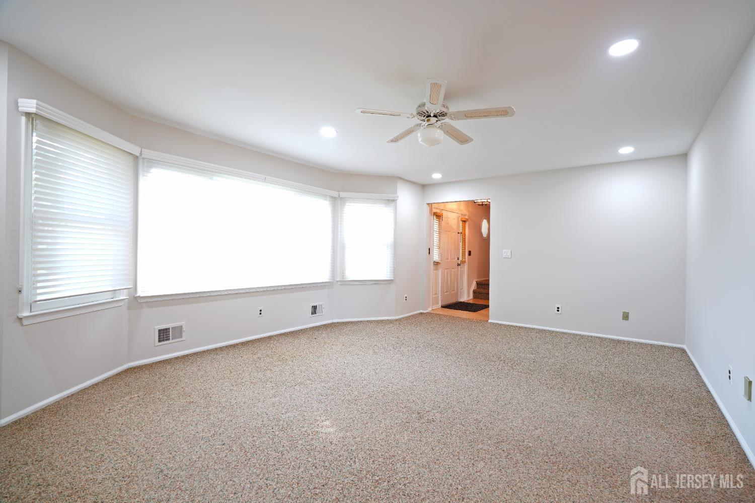 19 Wetherhill Way Dayton, NJ 08810 - Photo 7 of 45