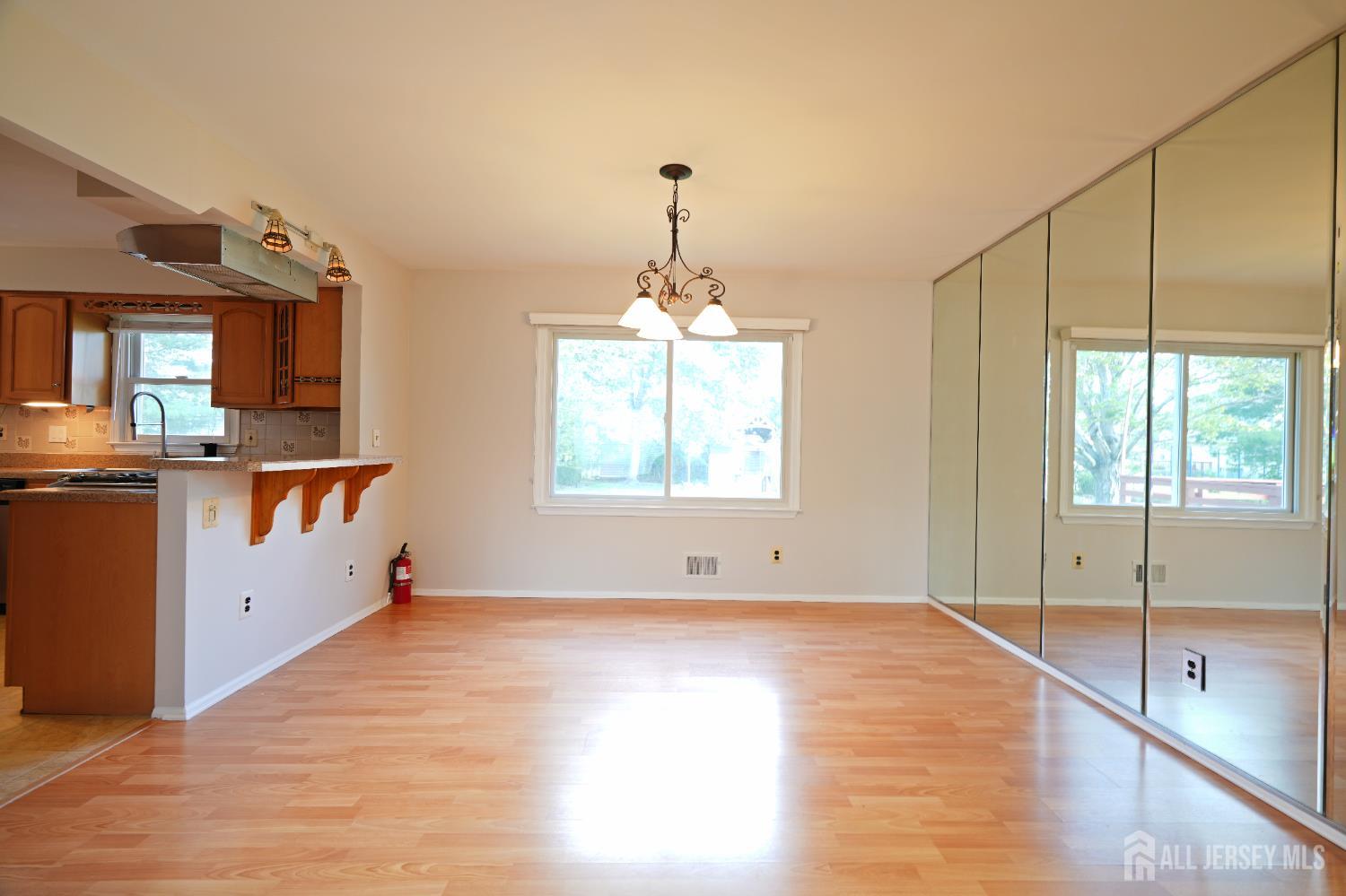 19 Wetherhill Way Dayton, NJ 08810 - Photo 8 of 45