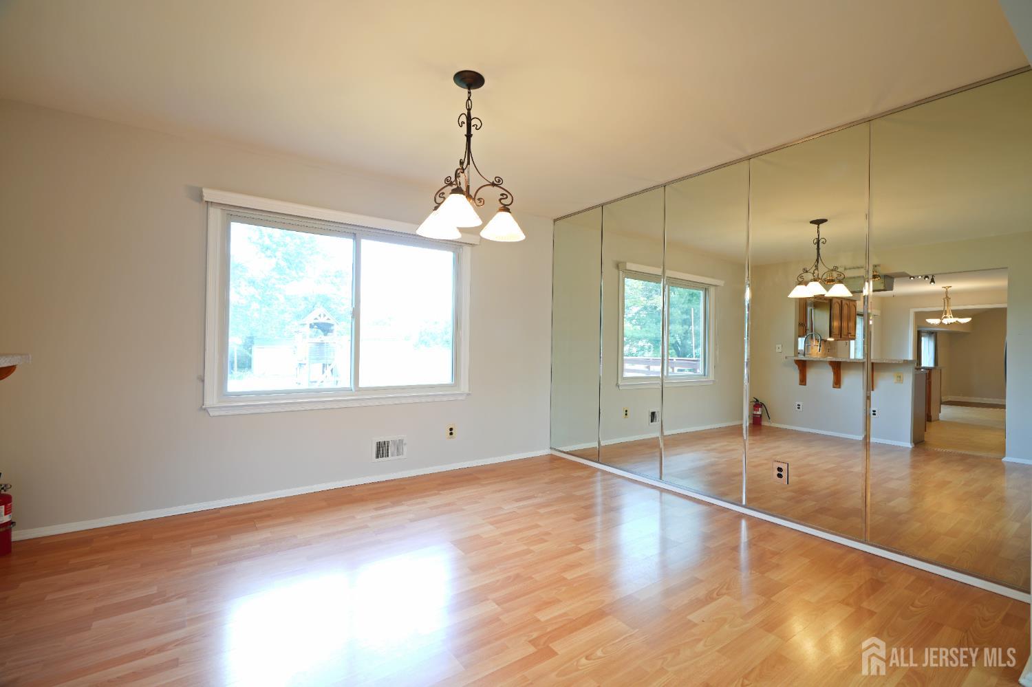 19 Wetherhill Way Dayton, NJ 08810 - Photo 9 of 45