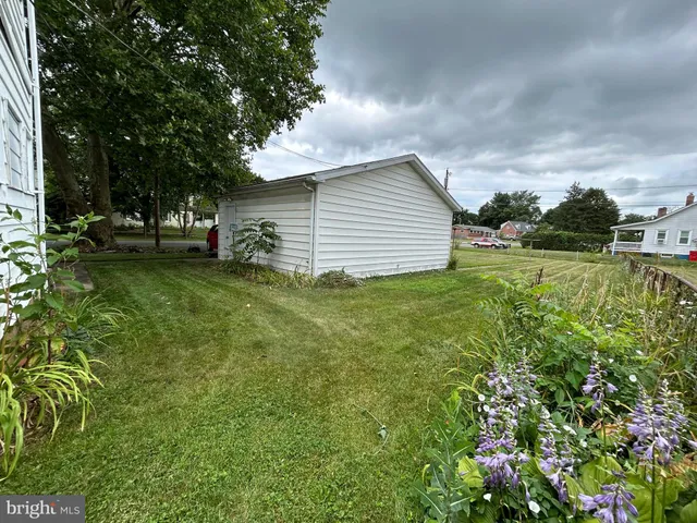 $2,450 | 17822 Sherman Avenue, Hagerstown, MD 21740