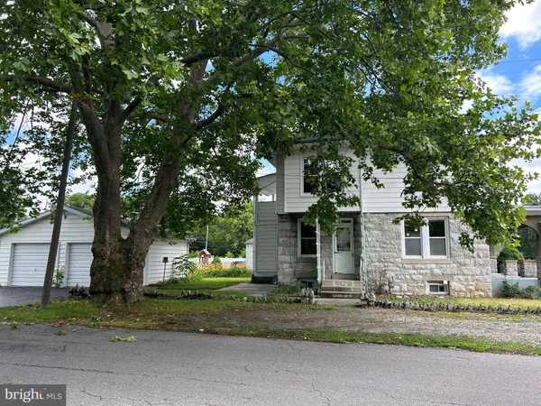 $2,350 | 17822 Sherman Avenue, Hagerstown, MD 21740