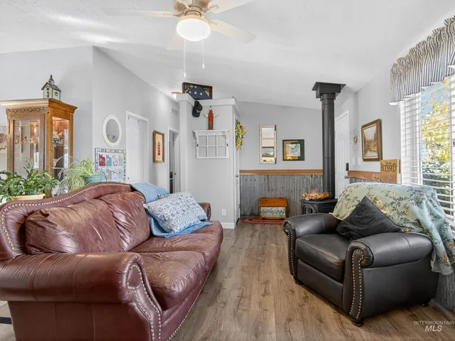 $369,000 | 116 South Riverside Drive, Horseshoe Bend, ID 83629