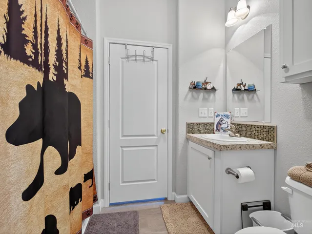 $369,000 | 116 South Riverside Drive, Horseshoe Bend, ID 83629