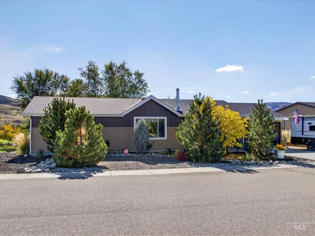 $369,000 | 116 South Riverside Drive, Horseshoe Bend, ID 83629