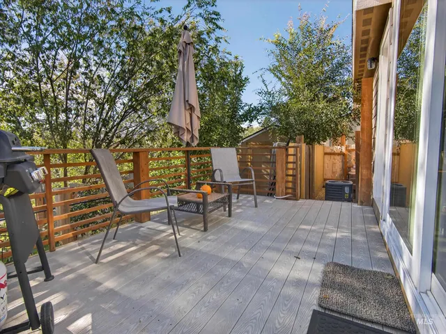 $369,000 | 116 South Riverside Drive, Horseshoe Bend, ID 83629