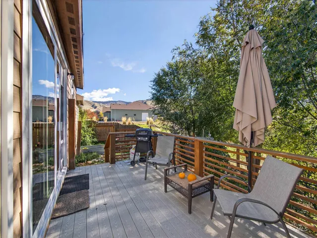 $369,000 | 116 South Riverside Drive, Horseshoe Bend, ID 83629