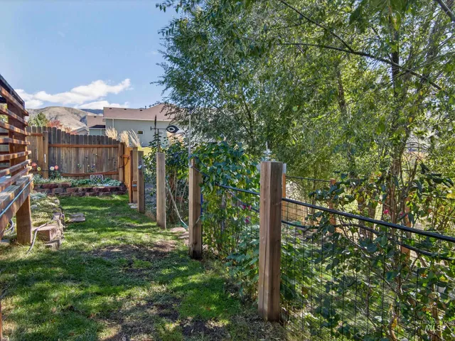 $369,000 | 116 South Riverside Drive, Horseshoe Bend, ID 83629