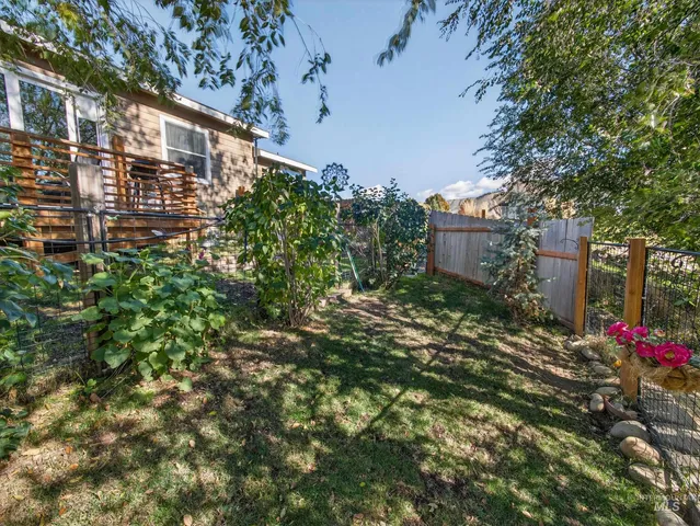 $369,000 | 116 South Riverside Drive, Horseshoe Bend, ID 83629