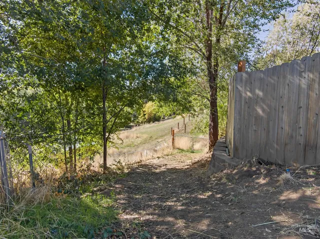 $369,000 | 116 South Riverside Drive, Horseshoe Bend, ID 83629