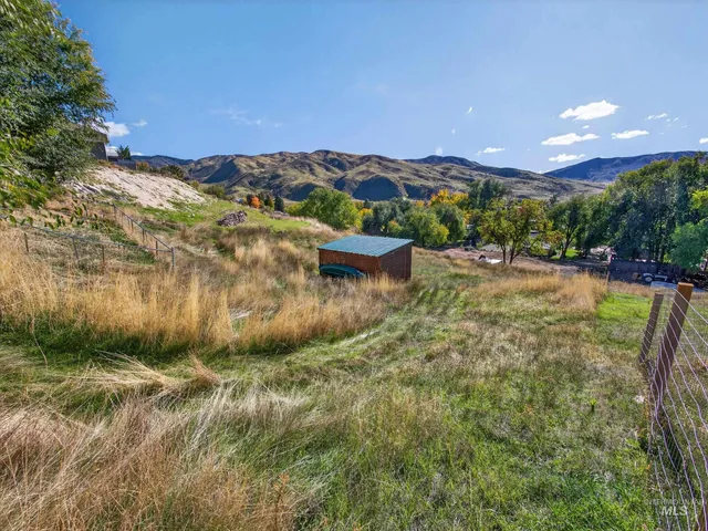 $369,000 | 116 South Riverside Drive, Horseshoe Bend, ID 83629