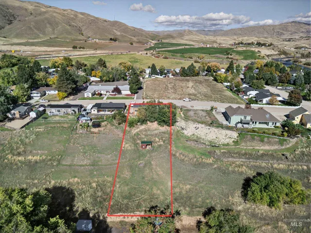 $369,000 | 116 South Riverside Drive, Horseshoe Bend, ID 83629