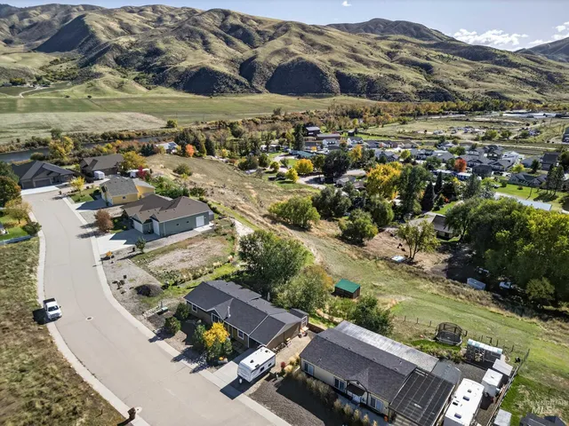 $369,000 | 116 South Riverside Drive, Horseshoe Bend, ID 83629