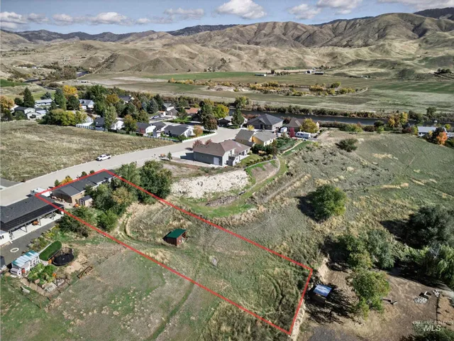 $369,000 | 116 South Riverside Drive, Horseshoe Bend, ID 83629