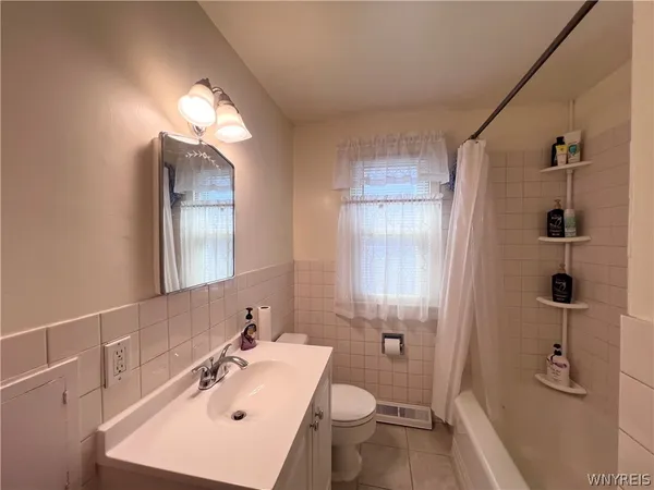 $1,900 | 480 West Hazeltine Avenue, Tonawanda, NY 14217