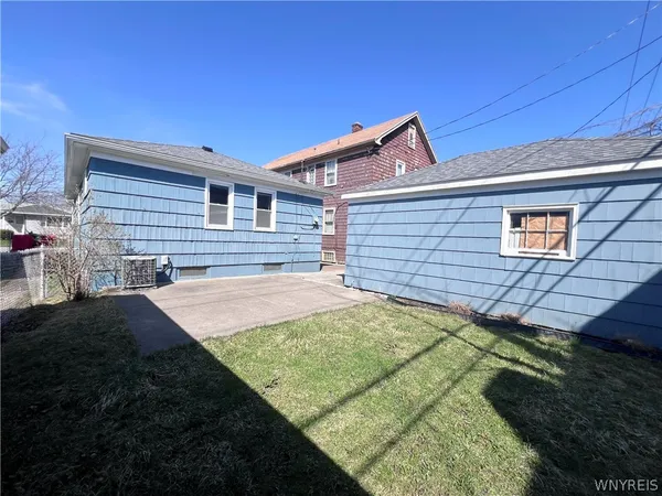 $1,900 | 480 West Hazeltine Avenue, Tonawanda, NY 14217