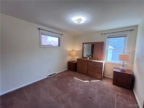 $1,900 | 480 West Hazeltine Avenue, Tonawanda, NY 14217