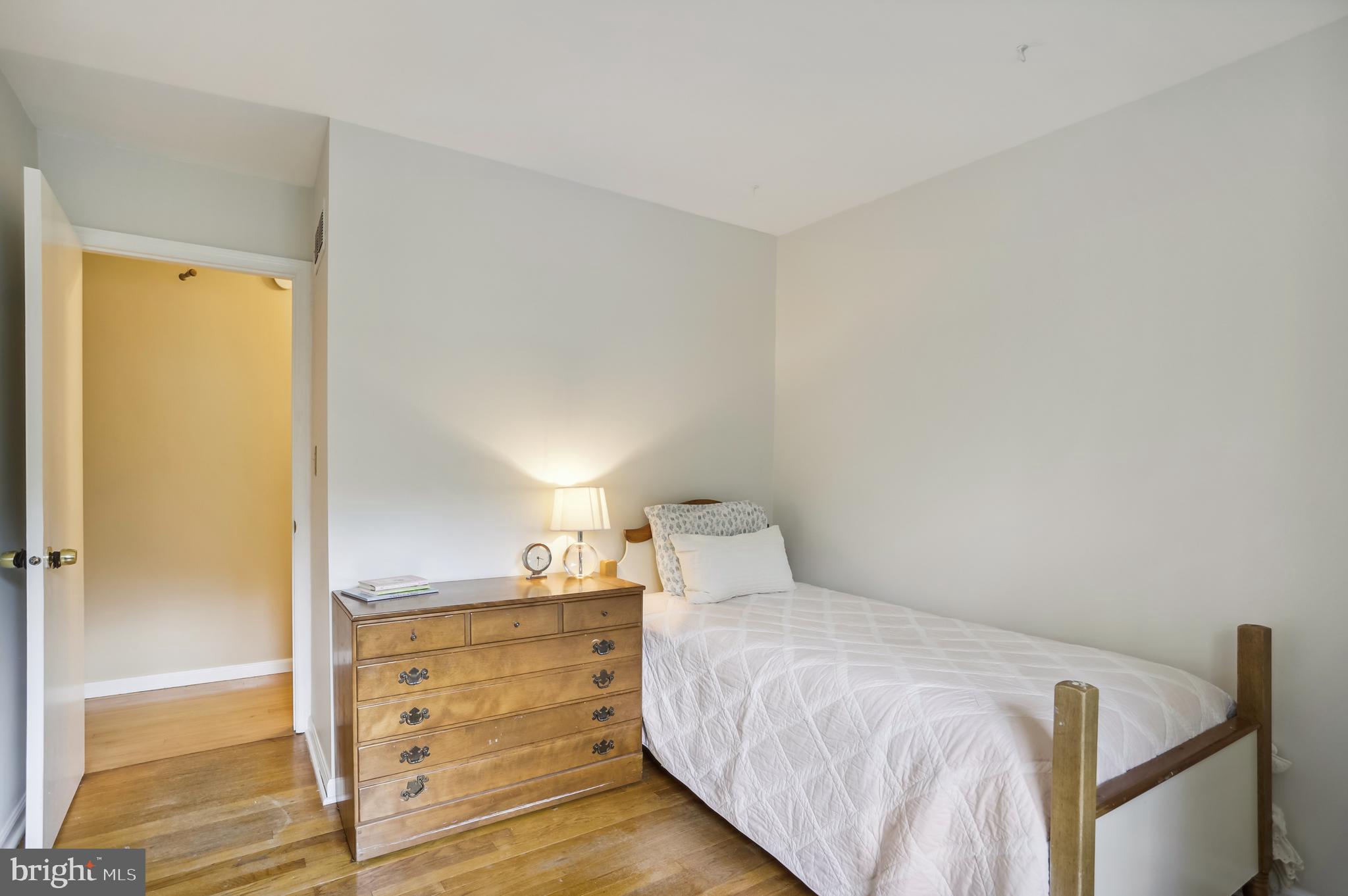 1594 Comanche Road Arnold, MD 21012 - Photo 17 of 29 3rd Bedroom on Main Level