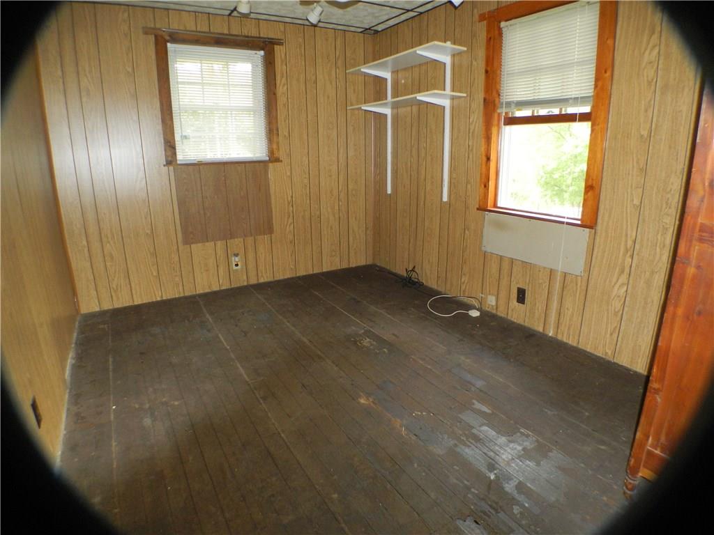 822-828 Hulton Road Verona, PA 15147 - Photo 17 of 22 822 Hulton - Bedroom 2