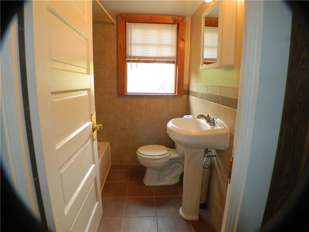 822-828 Hulton Road Verona, PA 15147 - Photo 18 of 22 822 Hulton - Full bath recently remodeled