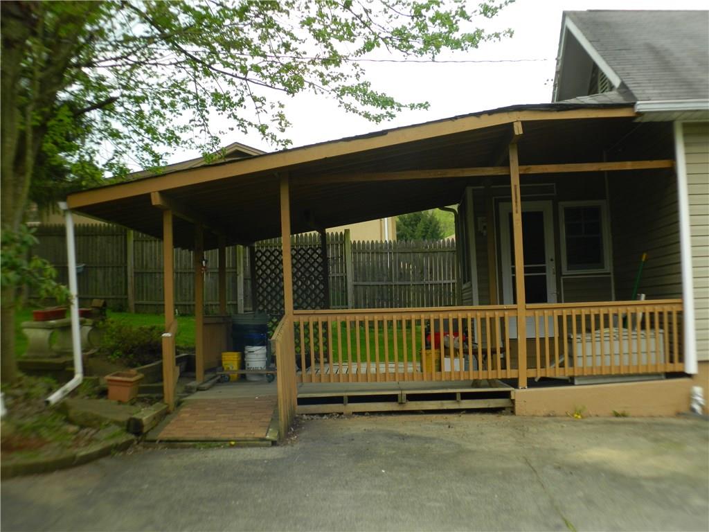822-828 Hulton Road Verona, PA 15147 - Photo 4 of 22 822 Hulton - Nice summer porch