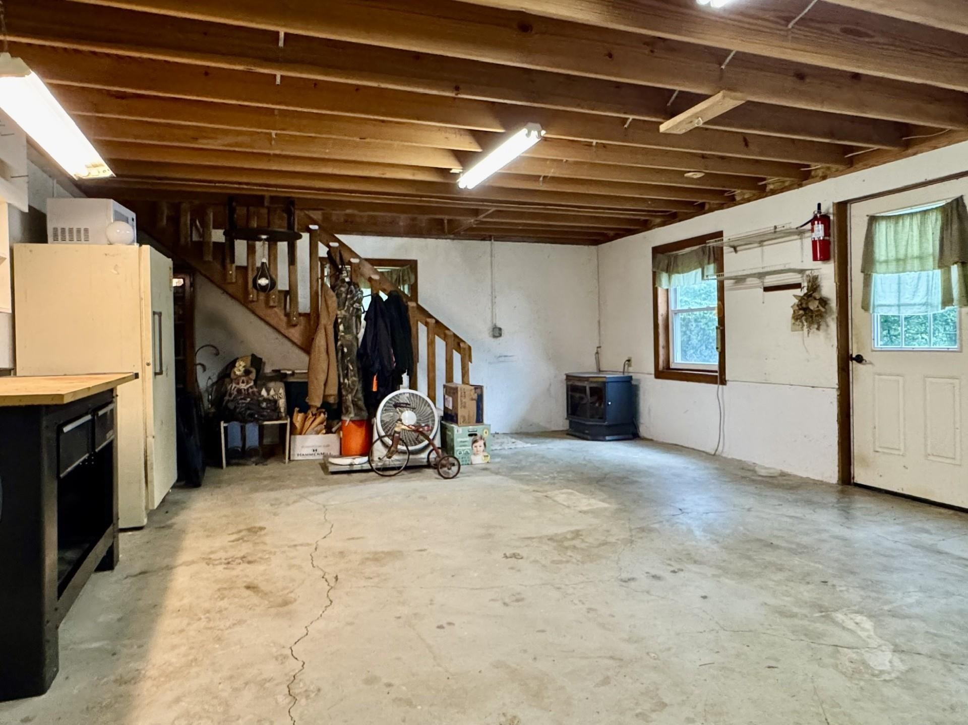 5904 Spring Hill Road Bridgewater, VA 22812 - Photo 10 of 39 2 Car Garage