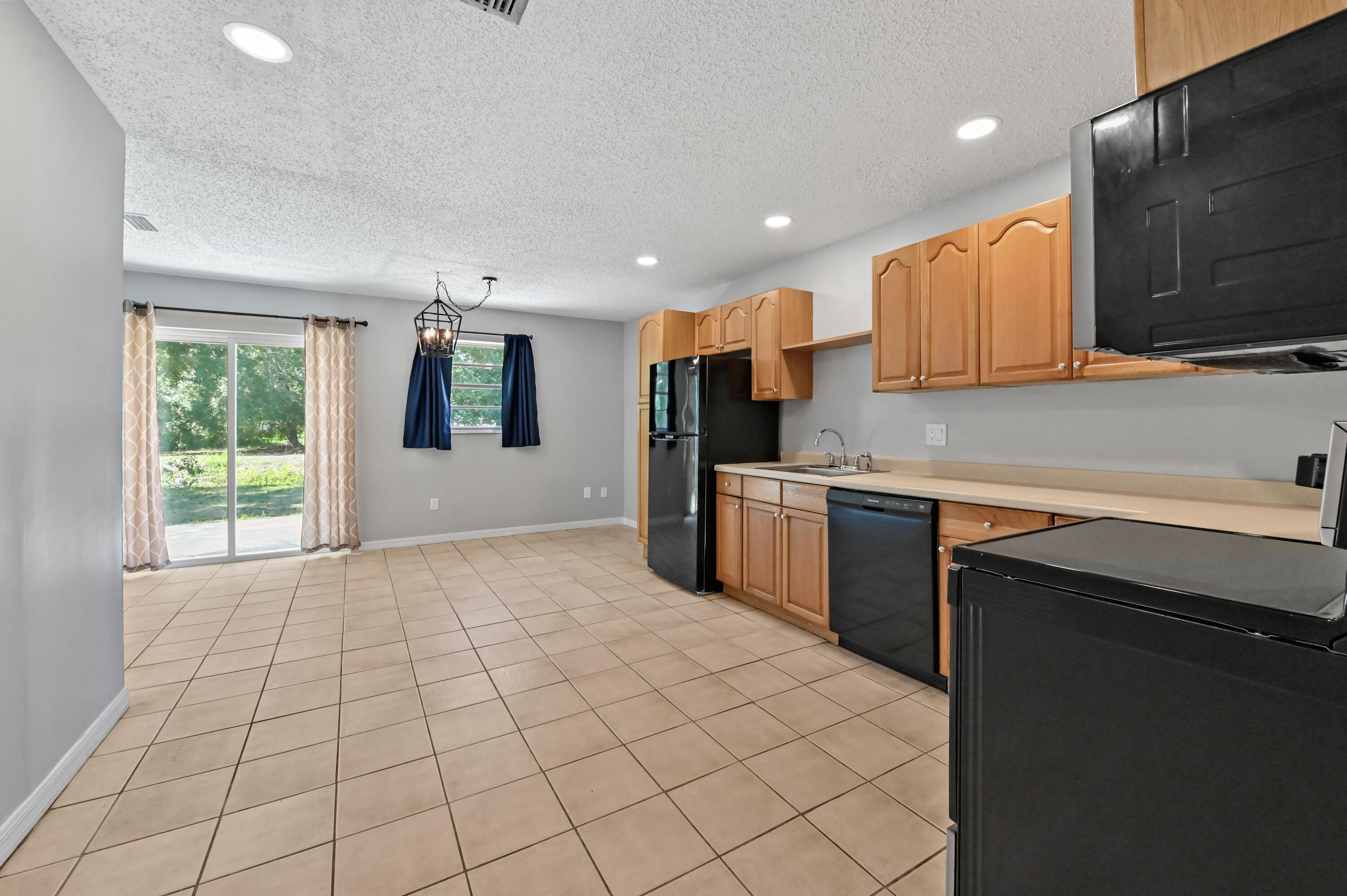 4550 Southeast Salvatori Road Stuart, FL 34997 - Photo 9 of 22 05 Kitchen 01