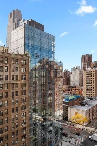 $850,000 | 301 East 79th Street, Unit 15M | Upper East Side