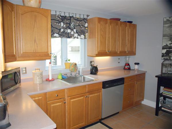 43 Woodlawn Road Randolph, MA 02368 - Photo 6 of 23 Gallery Image 6