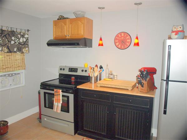 43 Woodlawn Road Randolph, MA 02368 - Photo 7 of 23 Gallery Image 7